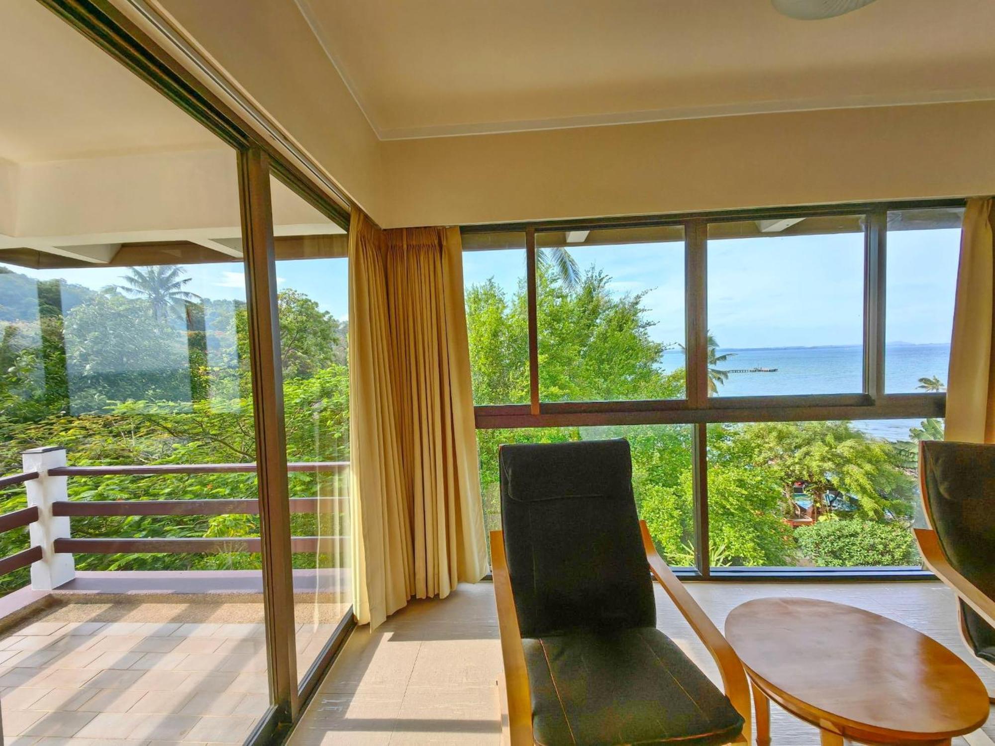Rayong Resort Hotel Бан-Пе Экстерьер фото