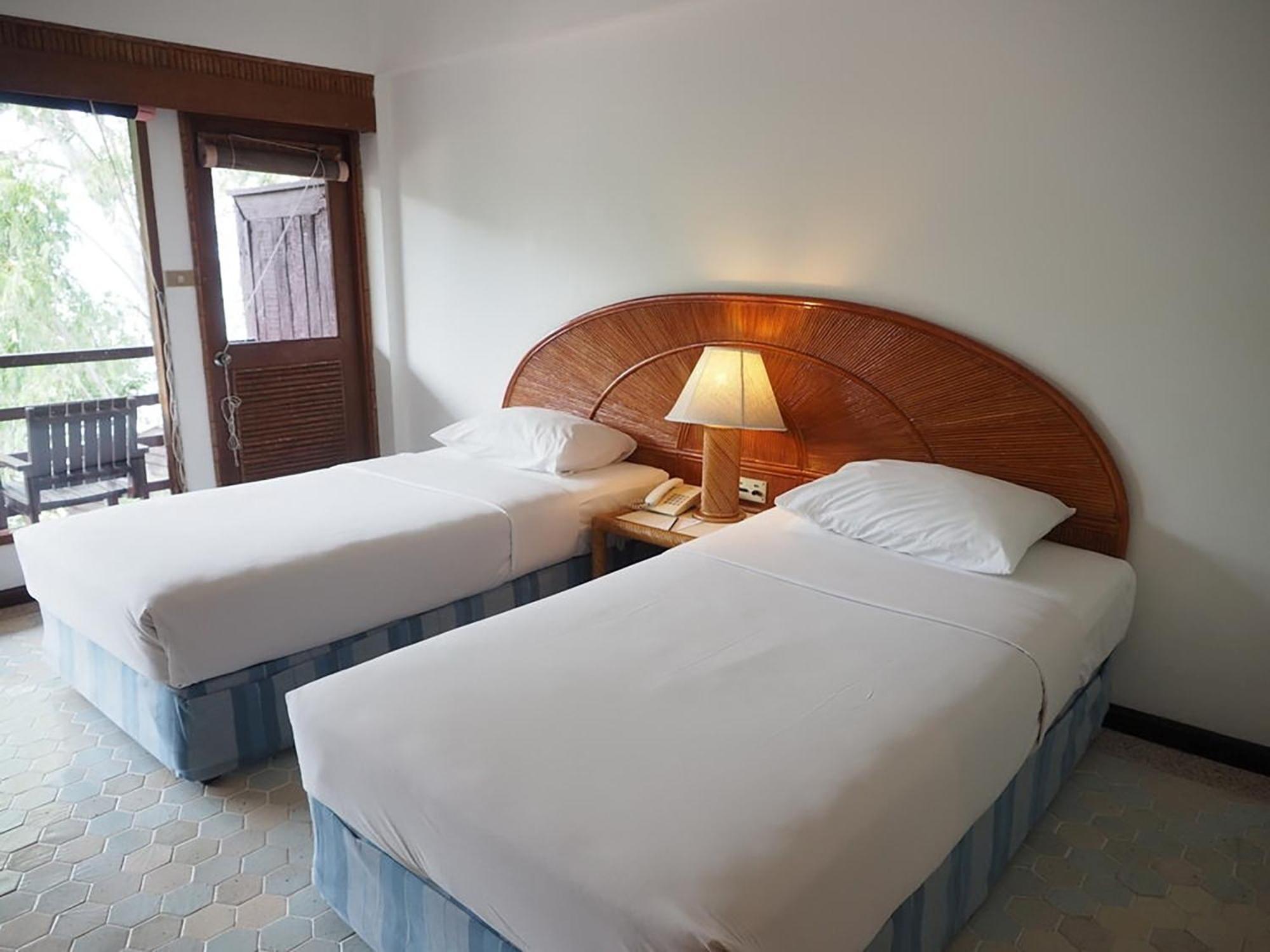 Rayong Resort Hotel Бан-Пе Экстерьер фото