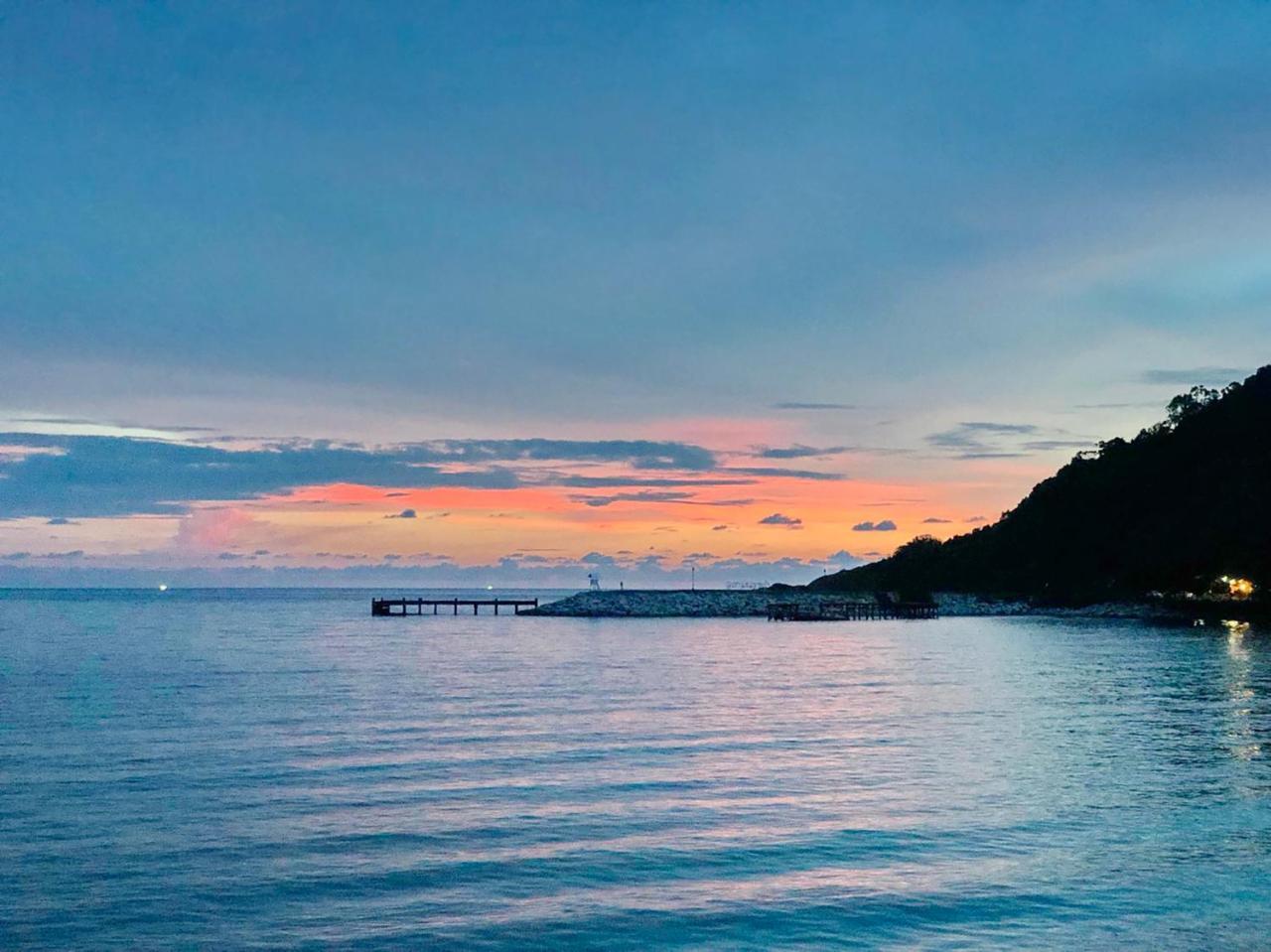 Rayong Resort Hotel Бан-Пе Экстерьер фото