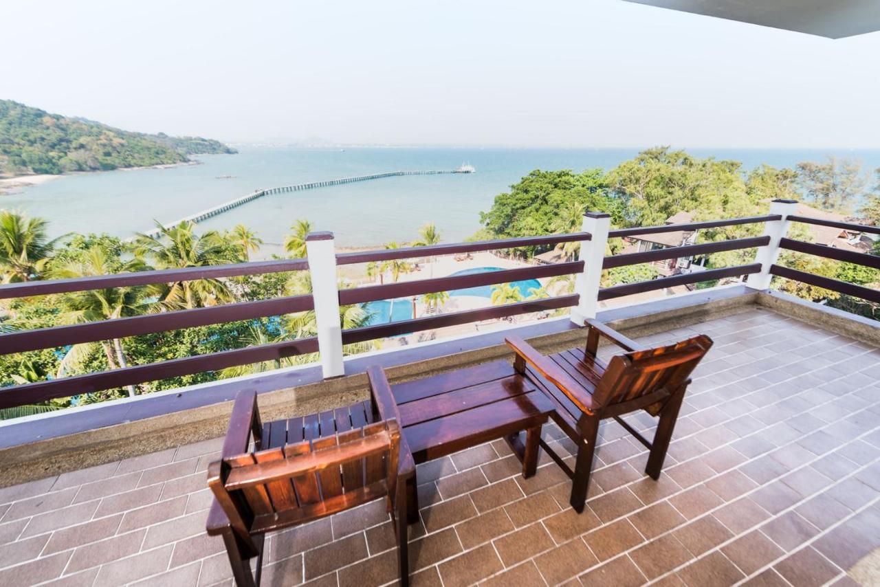 Rayong Resort Hotel Бан-Пе Экстерьер фото